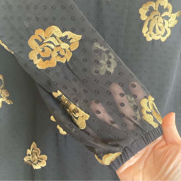 Cabi Black Dress Shift The Occasion Gold Floral Embroidered Swiss Dot Sz S - Picture 8 of 9